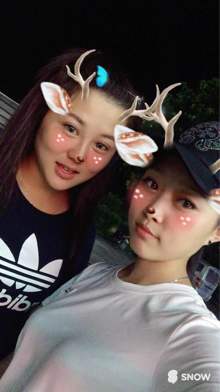 考试后绕车一周、上车后系好安全带。听指令操